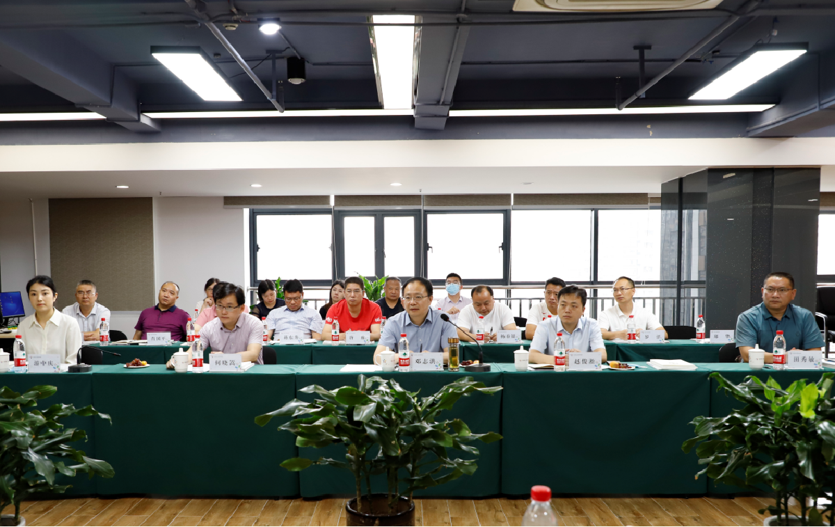 广安市广安区教育局局长邓志洪率教育考察团到访我院