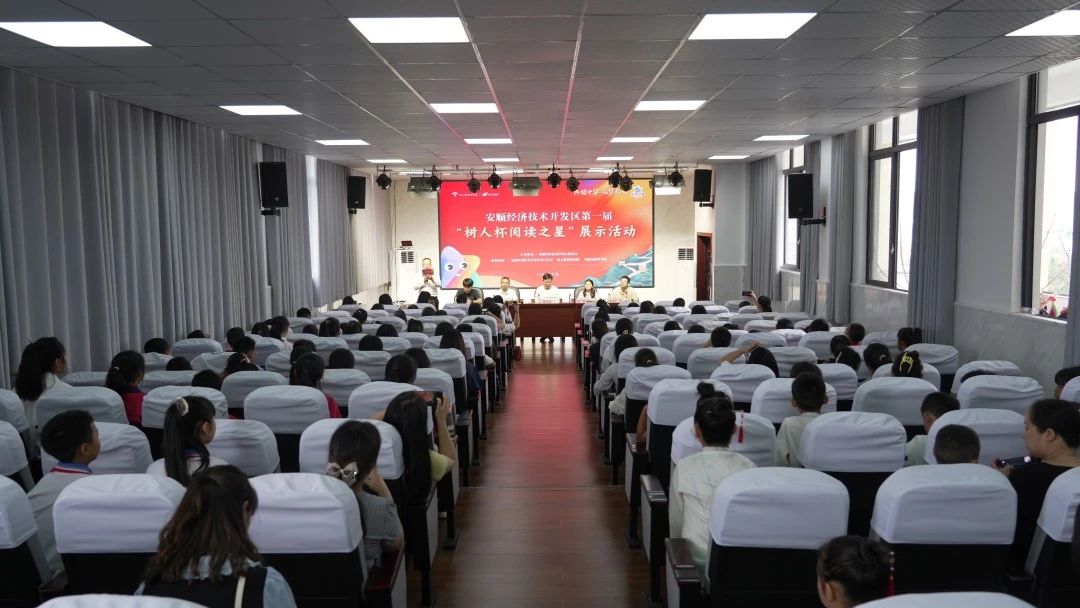 在这里，每个孩子都有360度的阅读之光